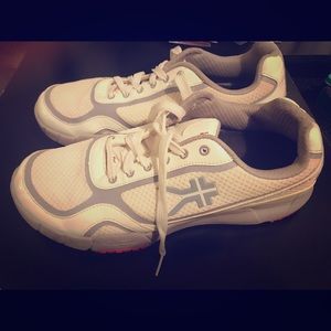 Kuru orthopedic sneakers